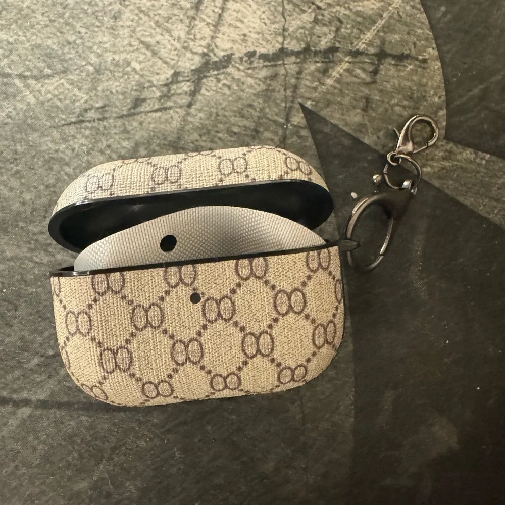 N/A shockproof keychain